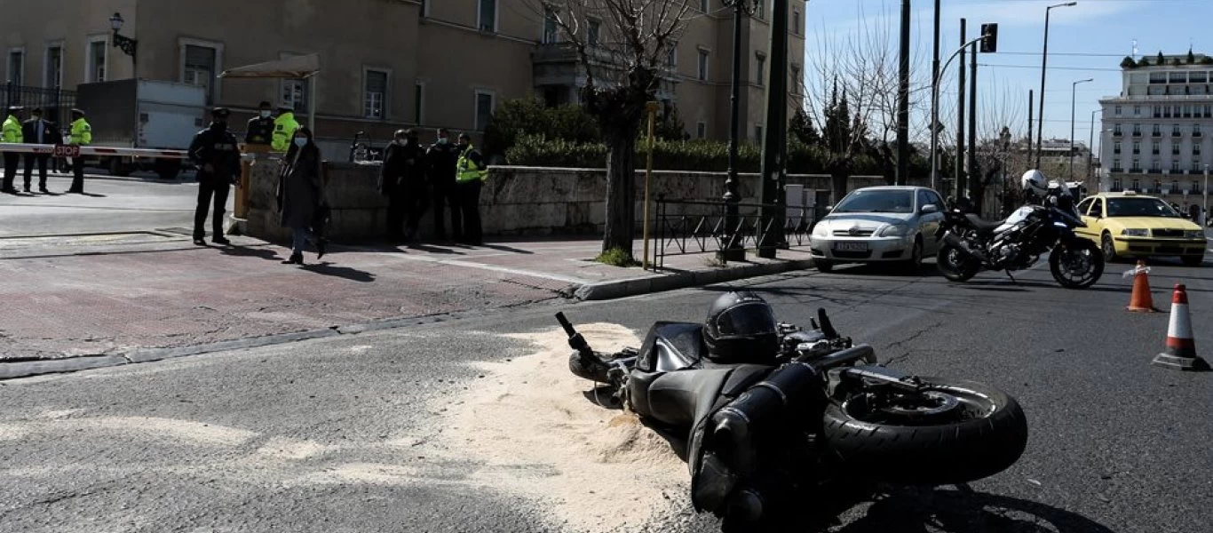 Τροχαίο στη Βουλή: Συνεχίζεται η εξέταση του οπτικοακουστικού υλικού και των καταθέσεων (βίντεο)